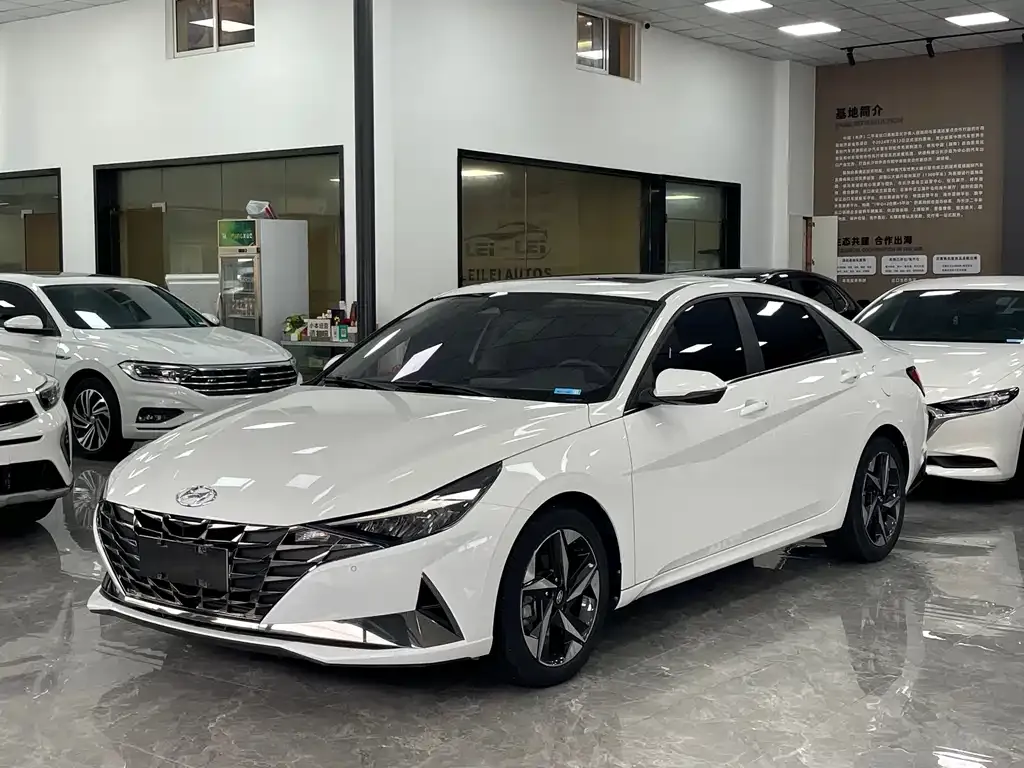 Hyundai Elantra 2023 из CN, фото 1