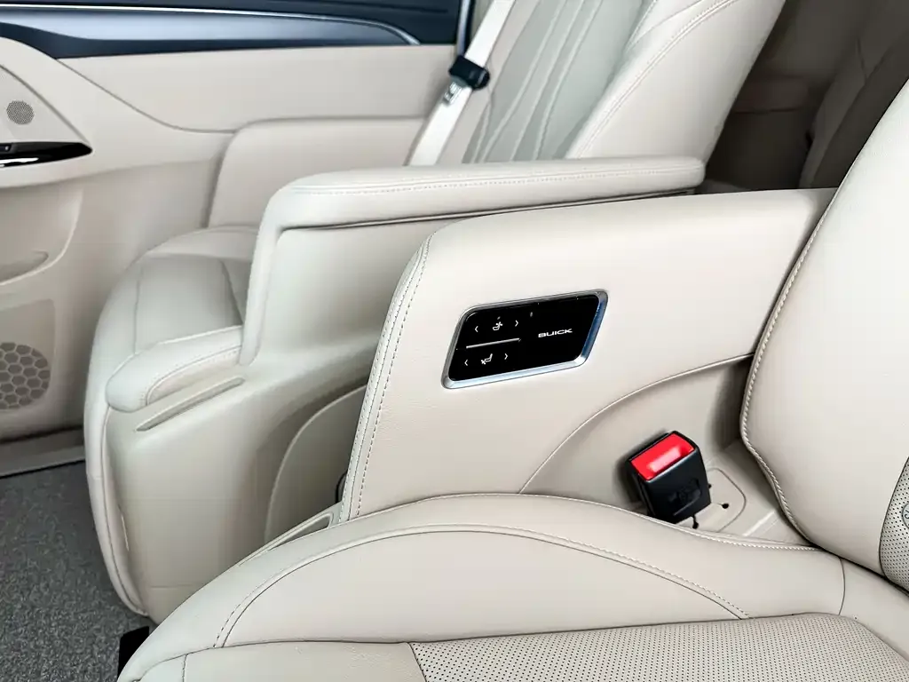 Buick GL8 Hybrid — фото 7