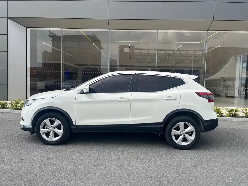 Nissan Qashqai — фото 6