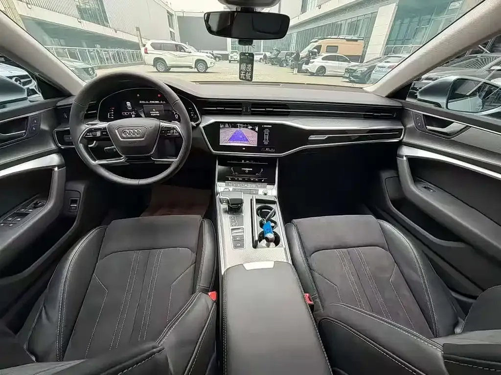 Audi A7L — фото 5
