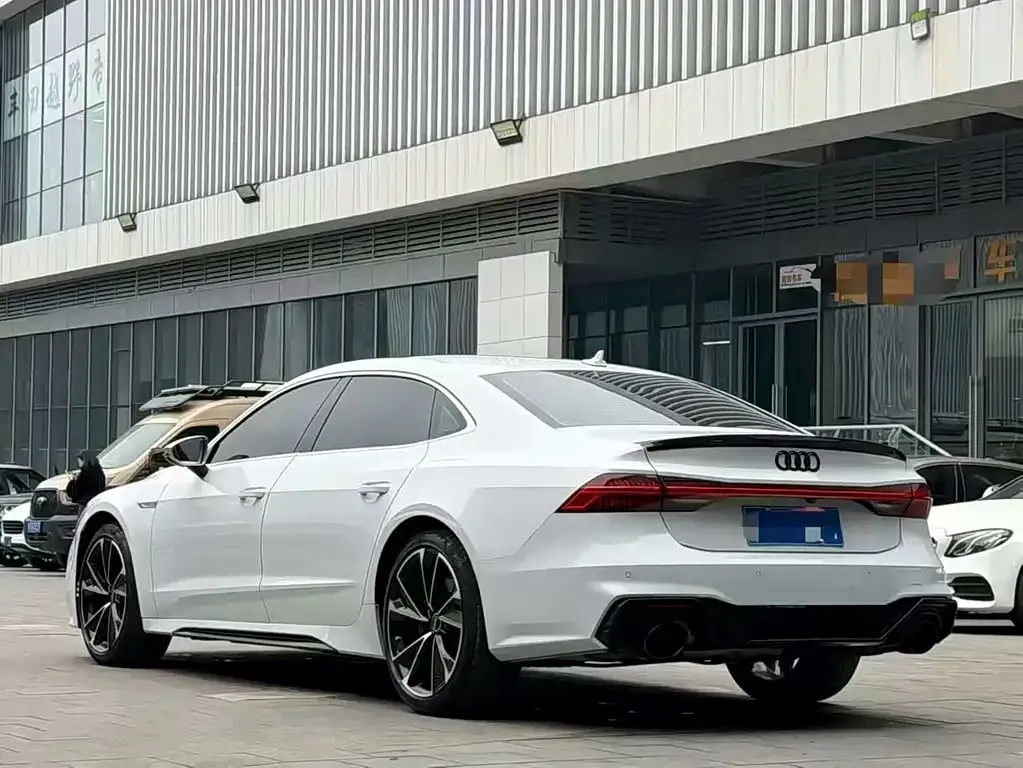 Audi A7L — фото 4