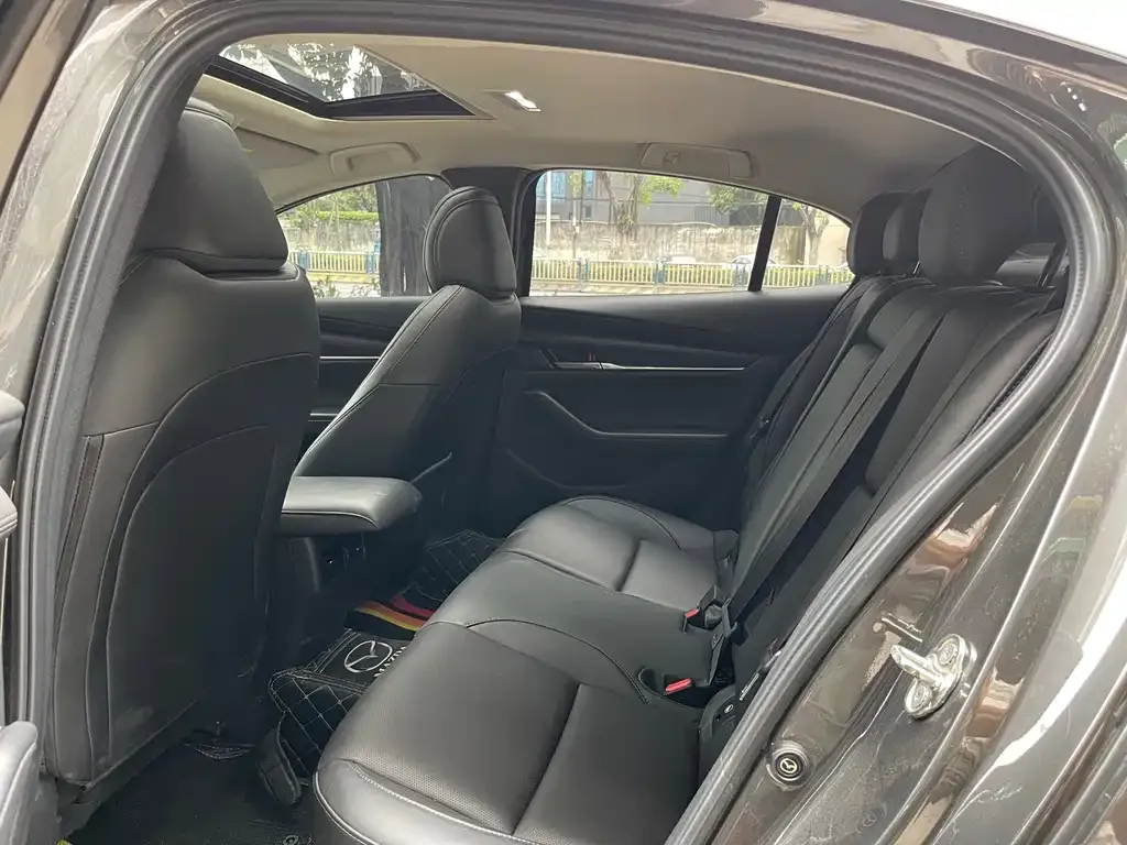 Mazda 3 Axela 2021 из CN, фото 2