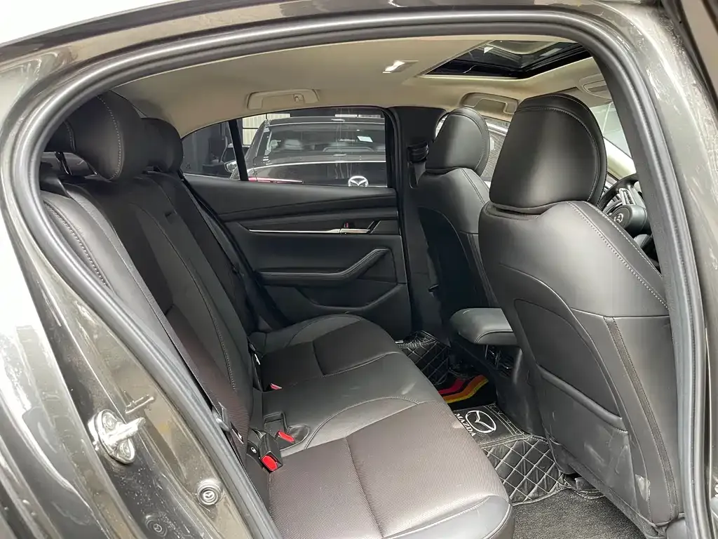 Mazda 3 Axela 2021 из CN, фото 4
