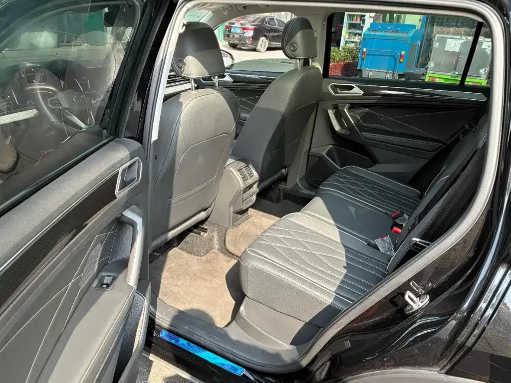 Volkswagen Tiguan L 2025 из CN, фото 2