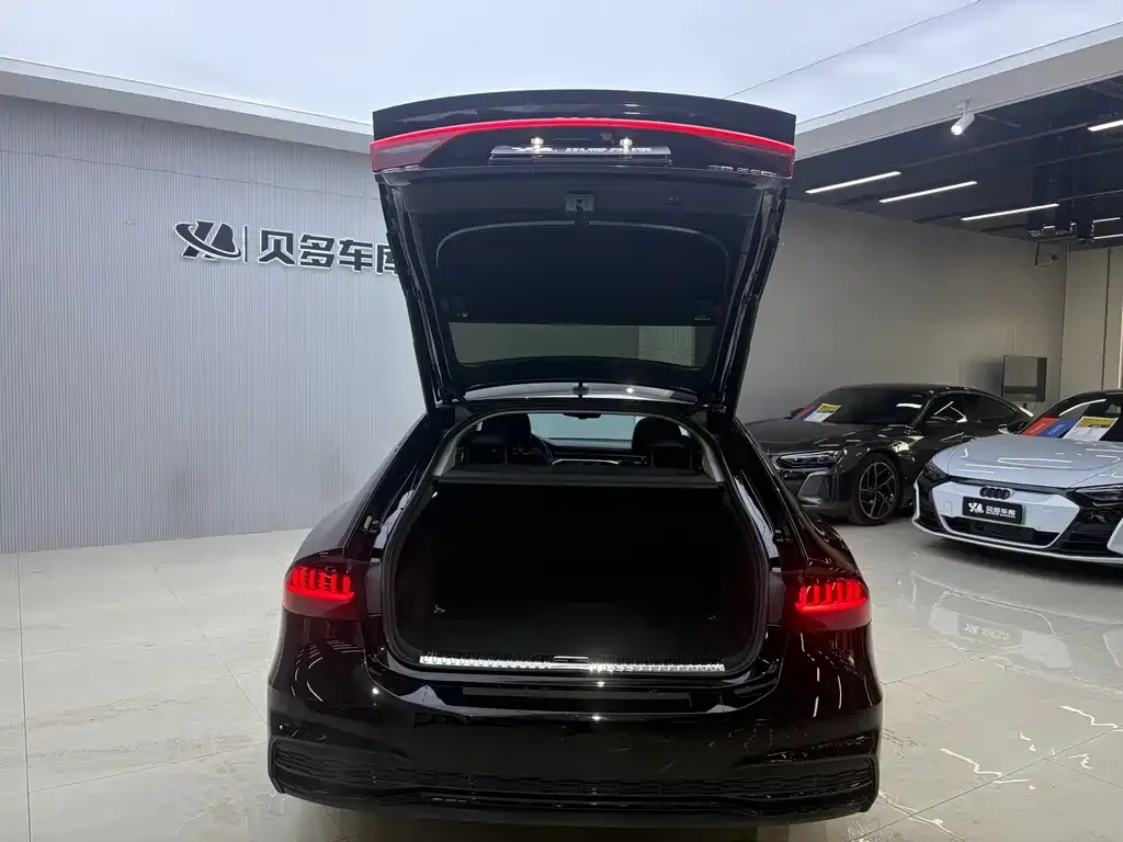 Audi A7 — фото 7