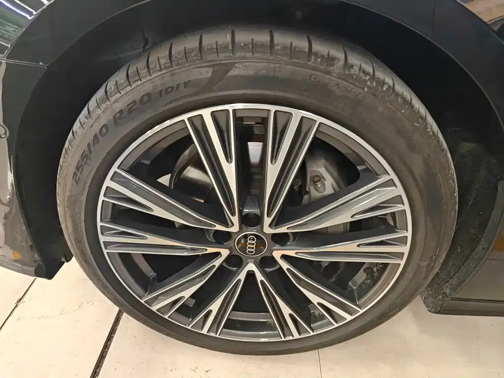 Audi A6L 2025 из CN, фото 3