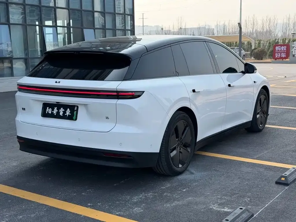 Li Auto i6 — фото 10