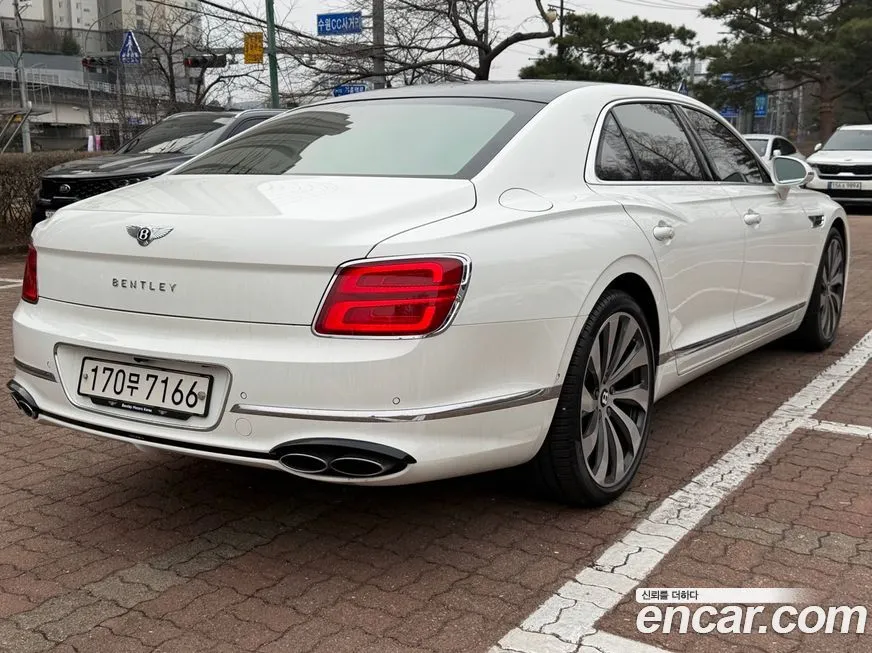 Bentley Flying Spur 2022 из KR, фото 7