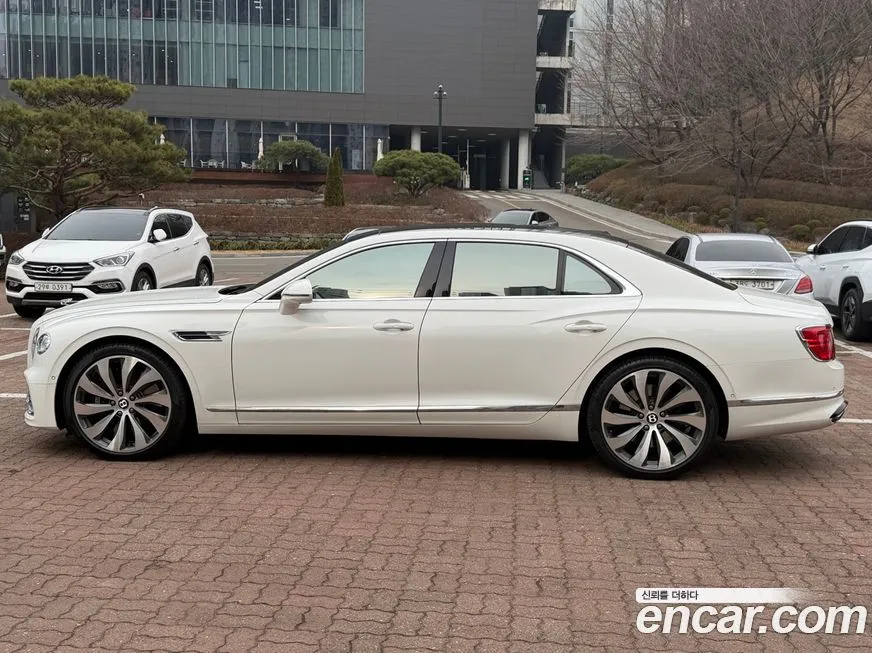 Bentley Flying Spur 2022 из KR, фото 6