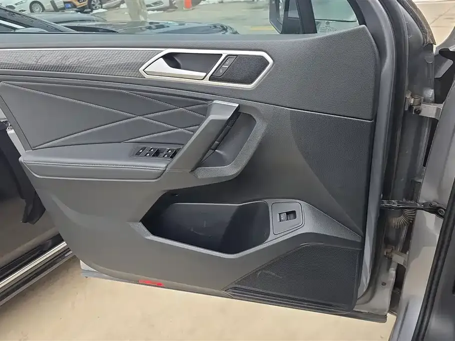 Volkswagen Tiguan L 2022 из CN, фото 3