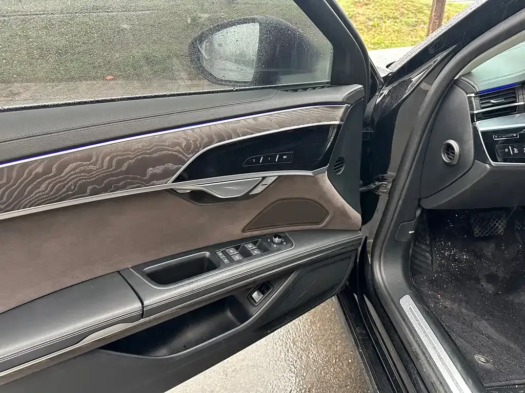 Audi A8 2025 из CN, фото 4