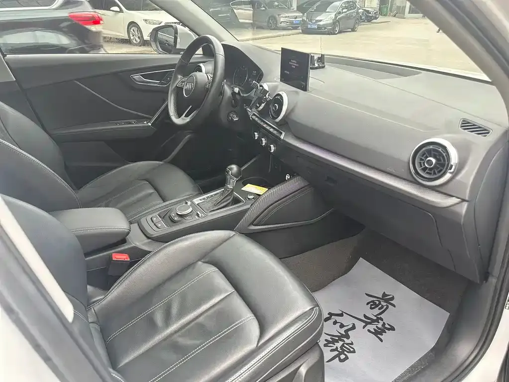 Audi Q2L 2023 из CN, фото 3