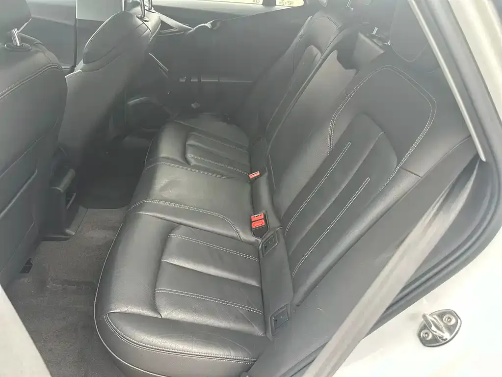 Audi Q2L 2023 из CN, фото 9
