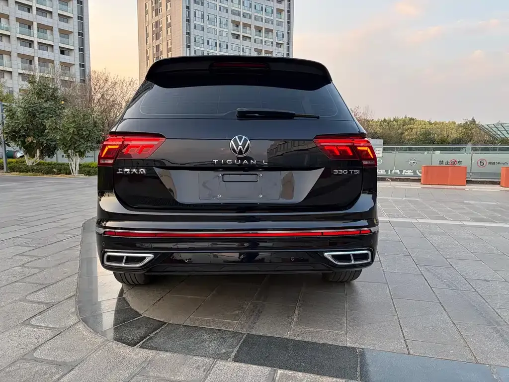 Volkswagen Tiguan L — фото 8