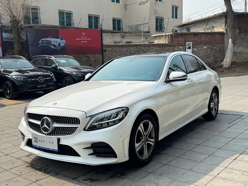 Mercedes-Benz C-Class — фото 1