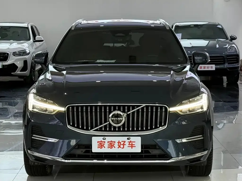 Volvo XC60 2022 из CN, фото 2