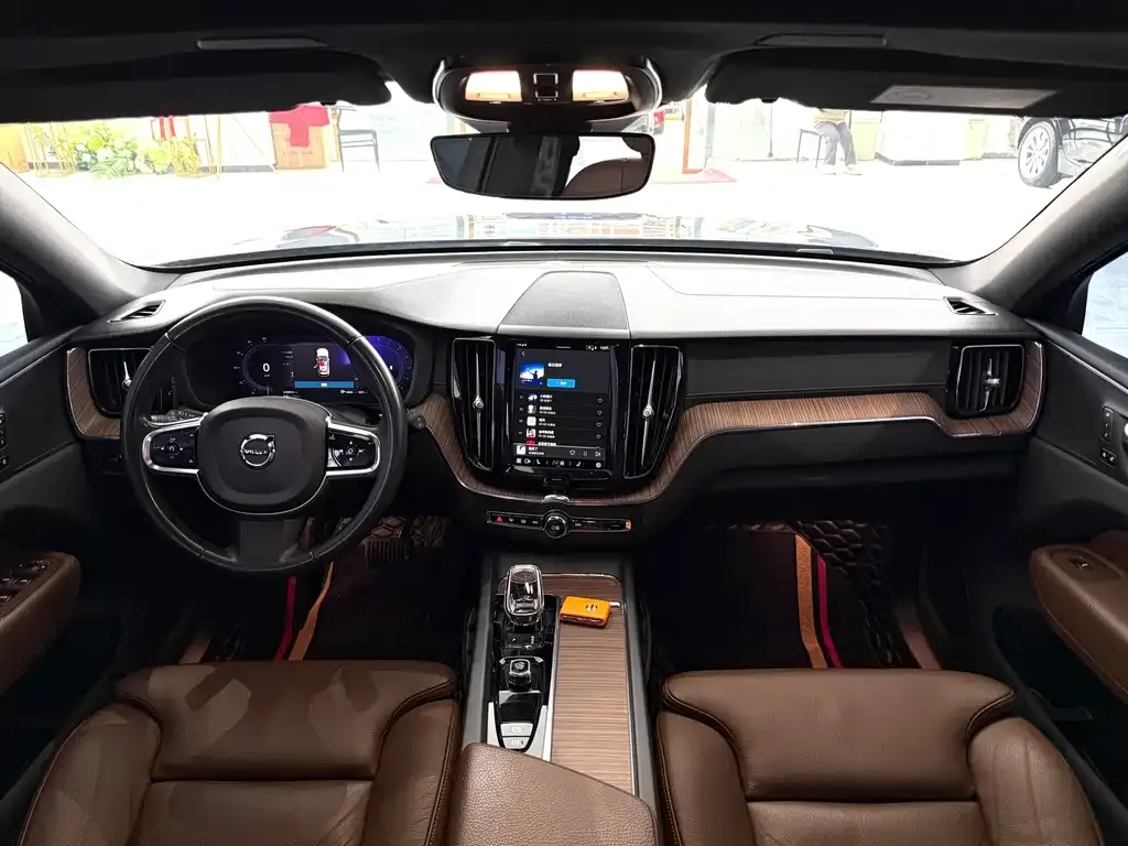 Volvo XC60 2022 из CN, фото 7