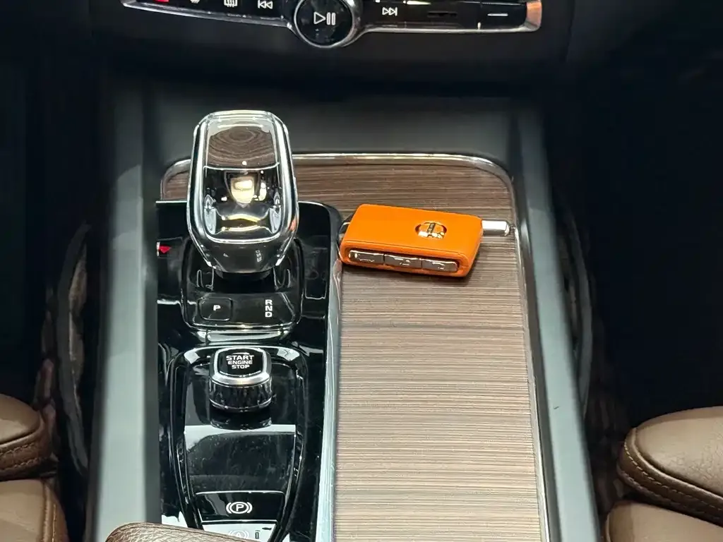 Volvo XC60 2022 из CN, фото 9