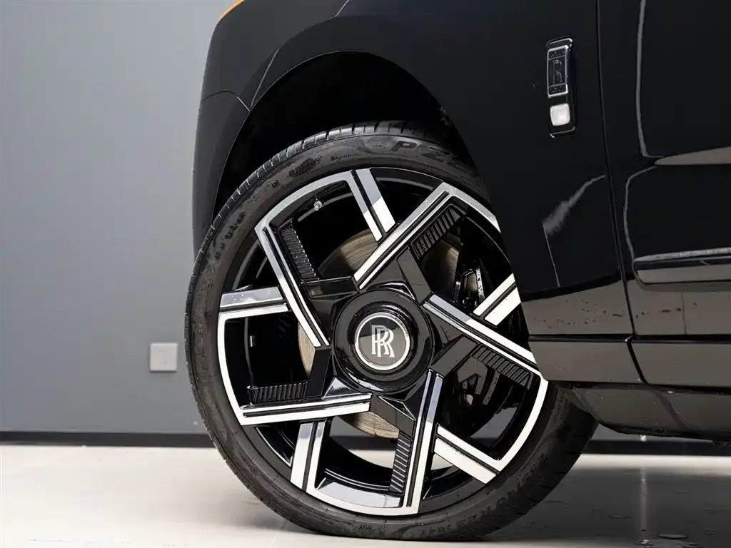 Rolls-Royce Cullinan 2025 из CN, фото 7