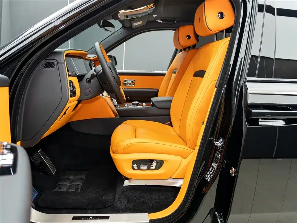 Rolls-Royce Cullinan 2025 из CN, фото 8
