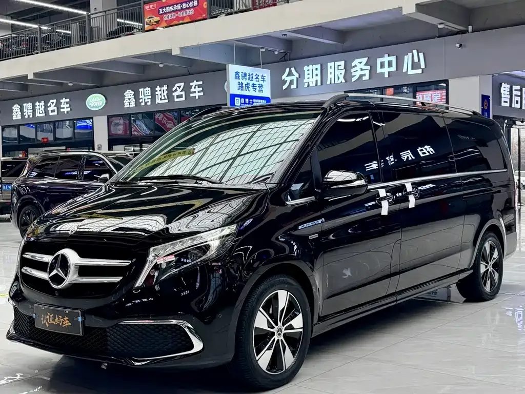 Mercedes-Benz V-Class — фото 1