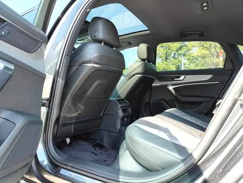 Audi A6L 2022 из CN, фото 5