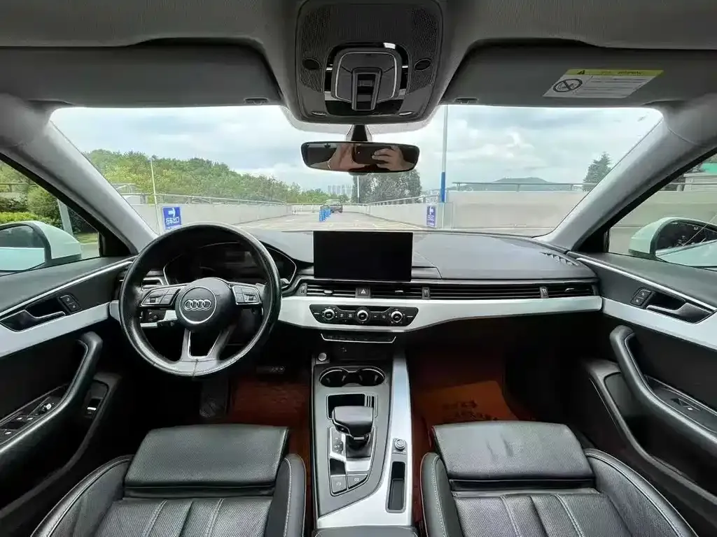 Audi A4L 2021 из CN, фото 9