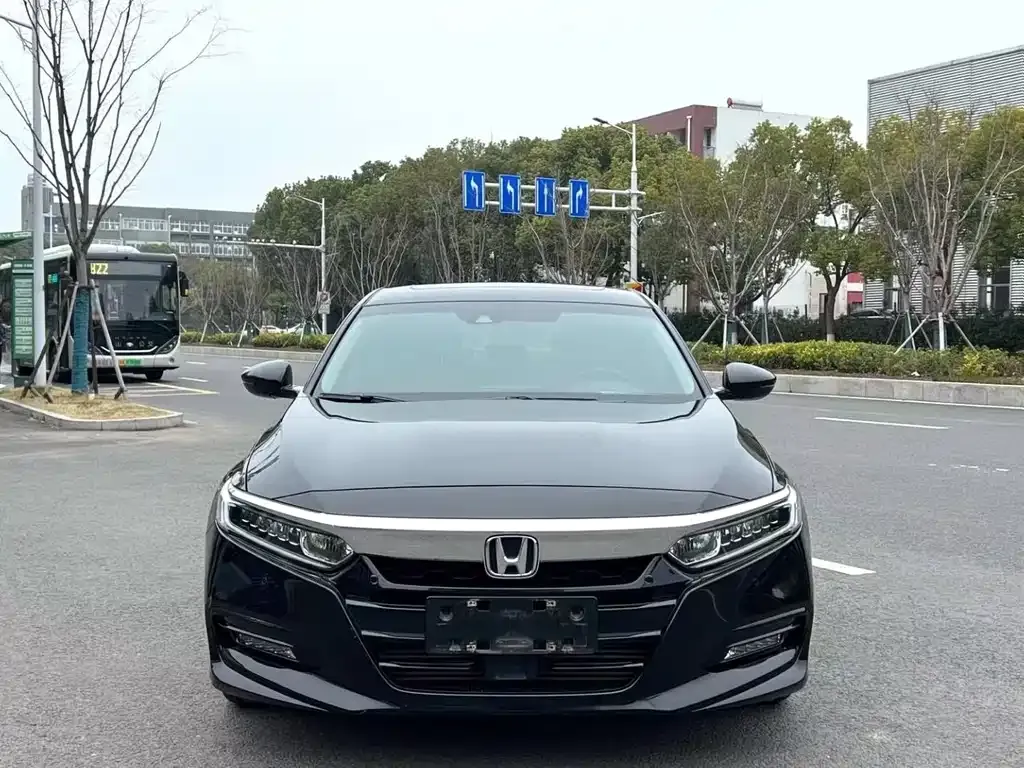 Honda Accord — фото 3
