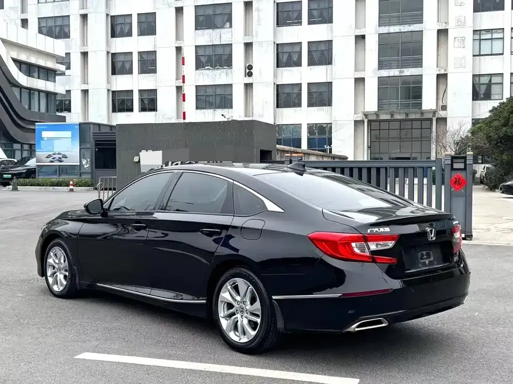Honda Accord — фото 5