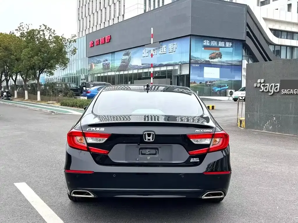 Honda Accord — фото 6