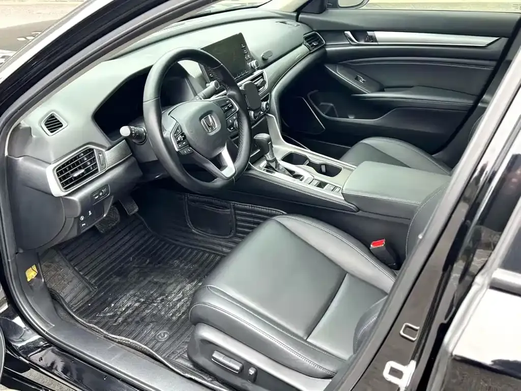 Honda Accord — фото 4