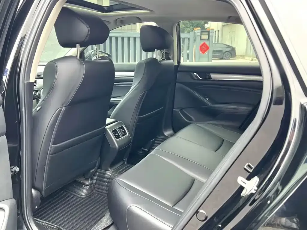 Honda Accord — фото 2
