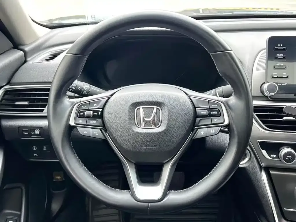 Honda Accord — фото 9