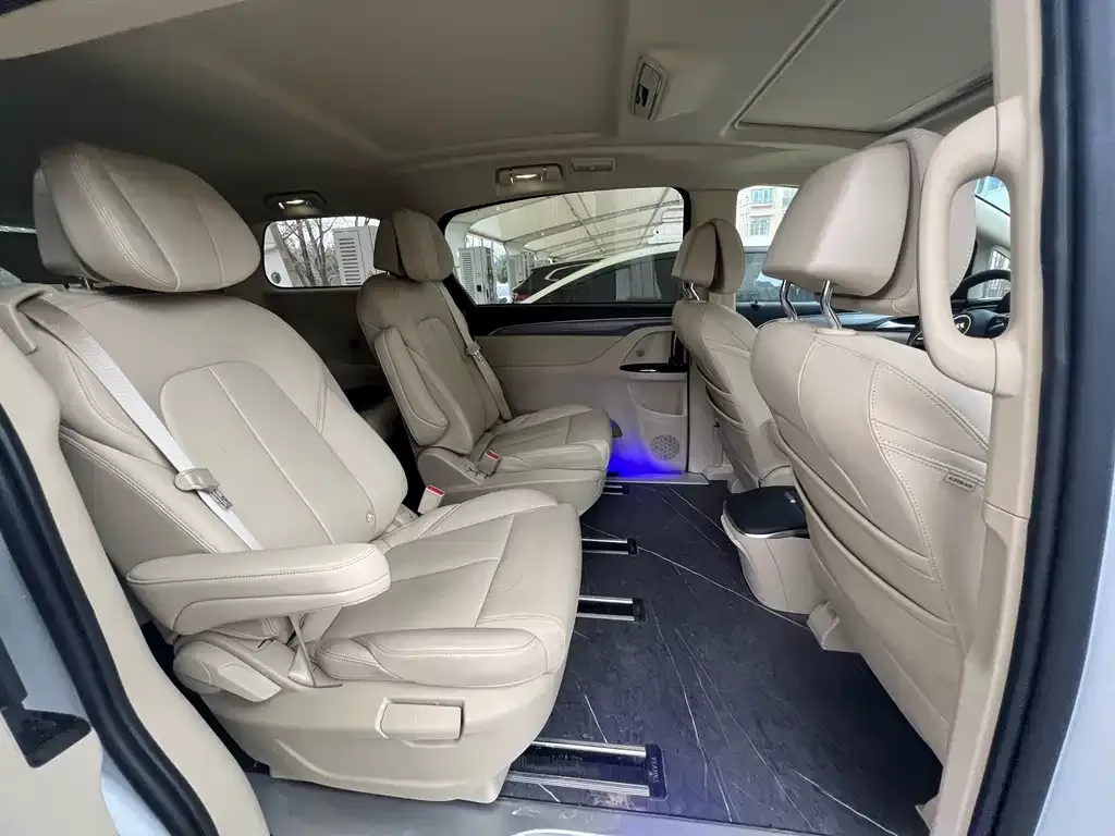 Buick GL8 Hybrid 2025 из CN, фото 3