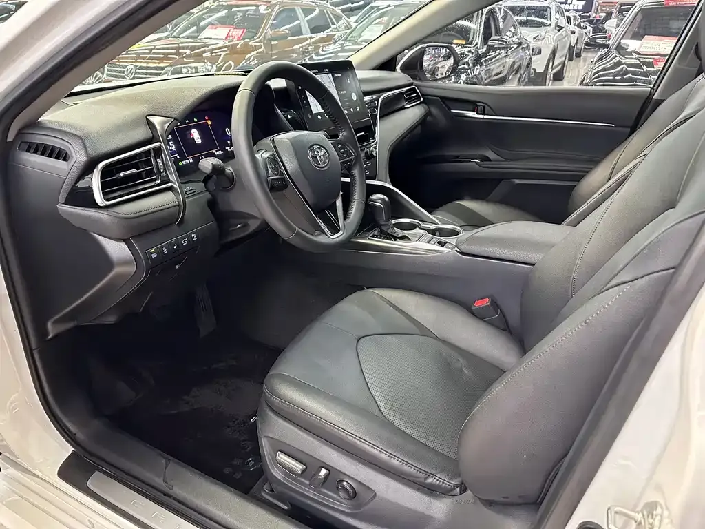 Toyota Camry 2021 из CN, фото 4
