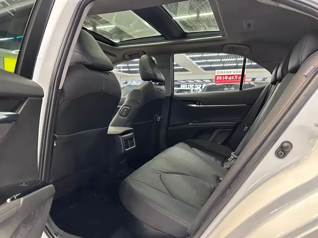 Toyota Camry 2021 из CN, фото 5