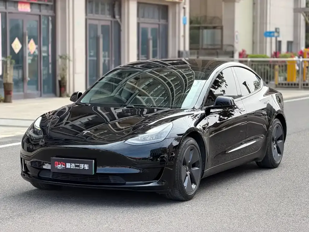 Tesla Model 3 — фото 10