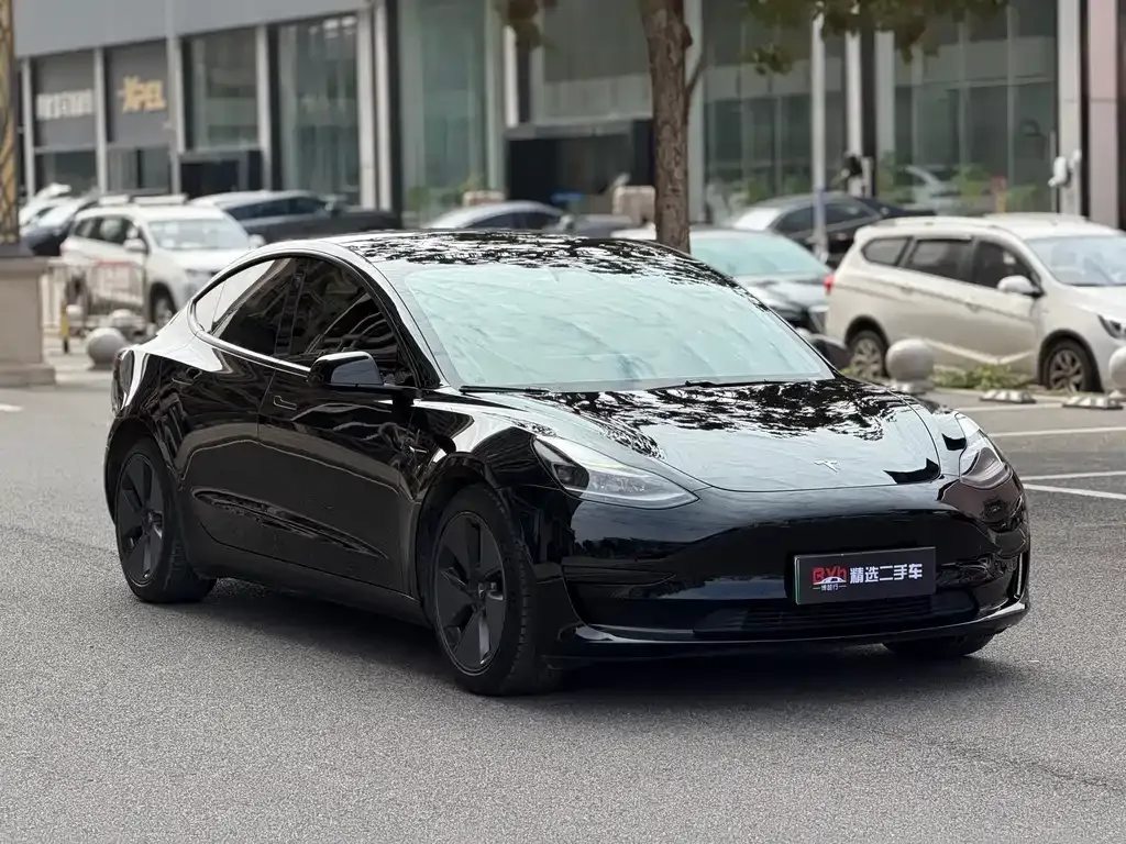 Tesla Model 3 — фото 6