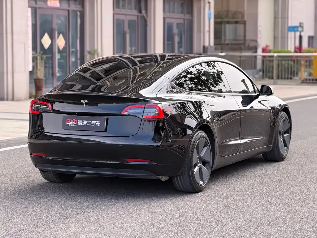 Tesla Model 3 — фото 5