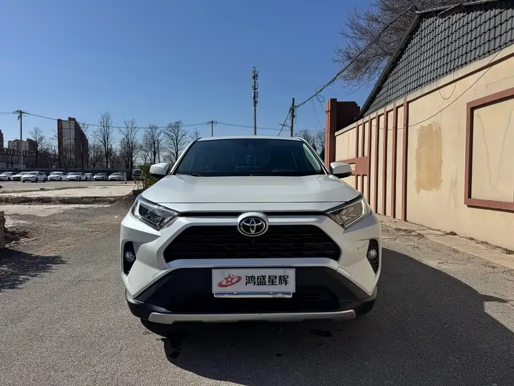 Toyota RAV4 — фото 2