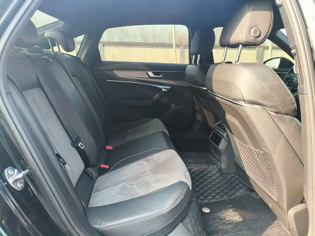 Audi A6L 2022 из CN, фото 7