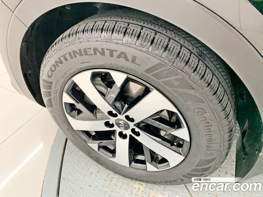 Kia Sorento — фото 7
