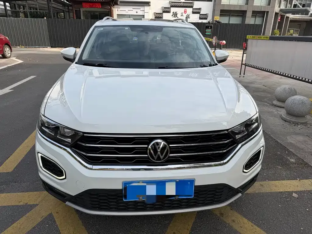 Volkswagen T-Roc 2023 из CN, фото 1