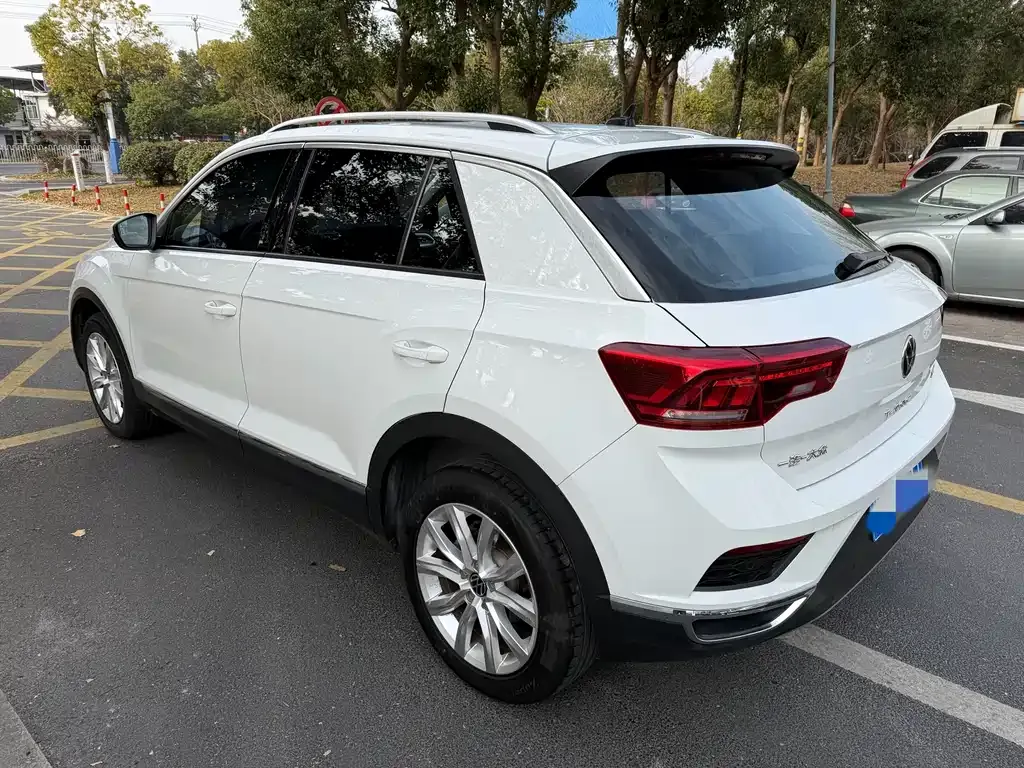 Volkswagen T-Roc 2023 из CN, фото 4