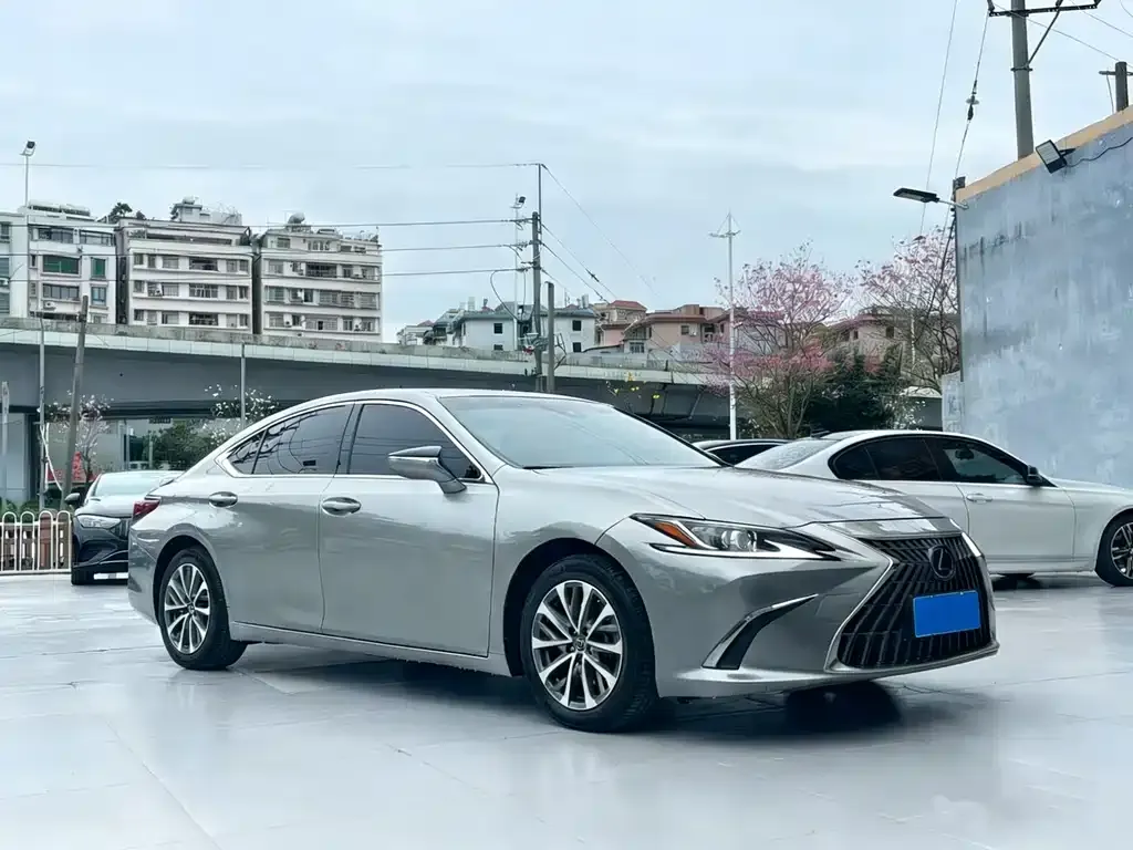 Lexus ES — фото 5
