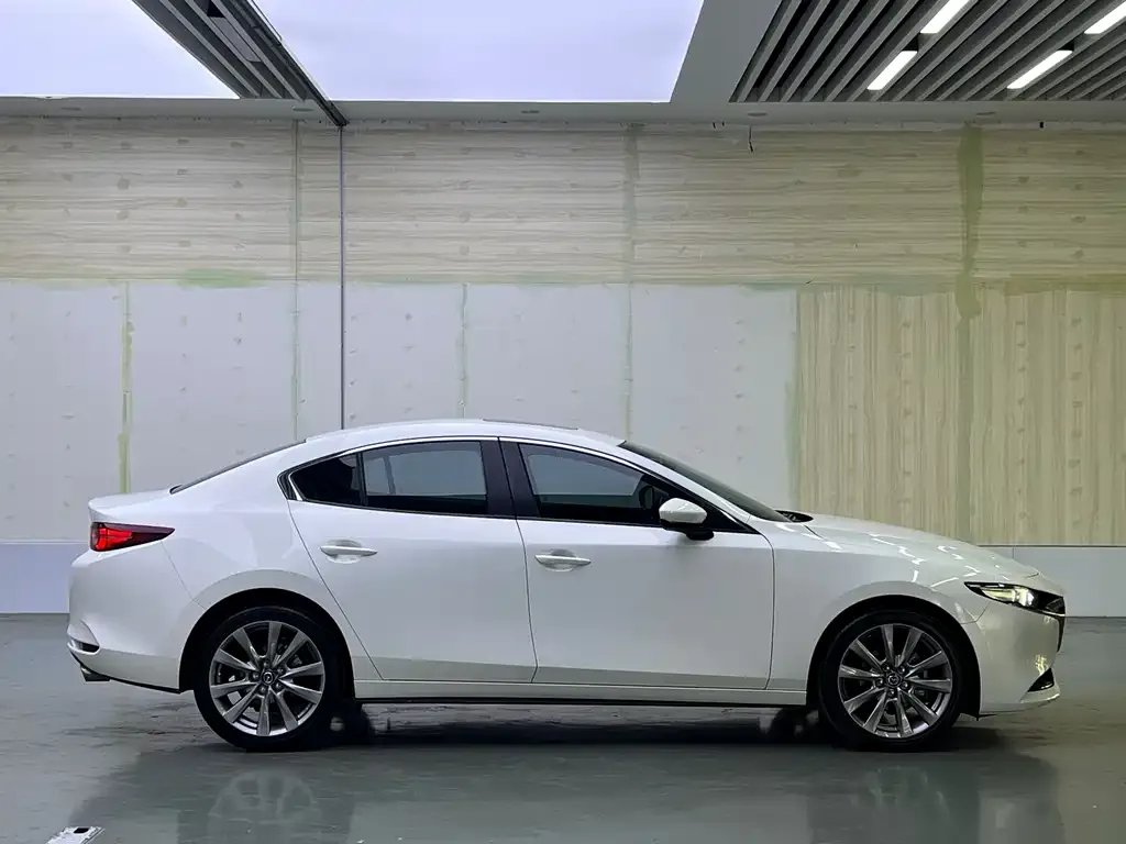 Mazda 3 Axela 2023 из CN, фото 10