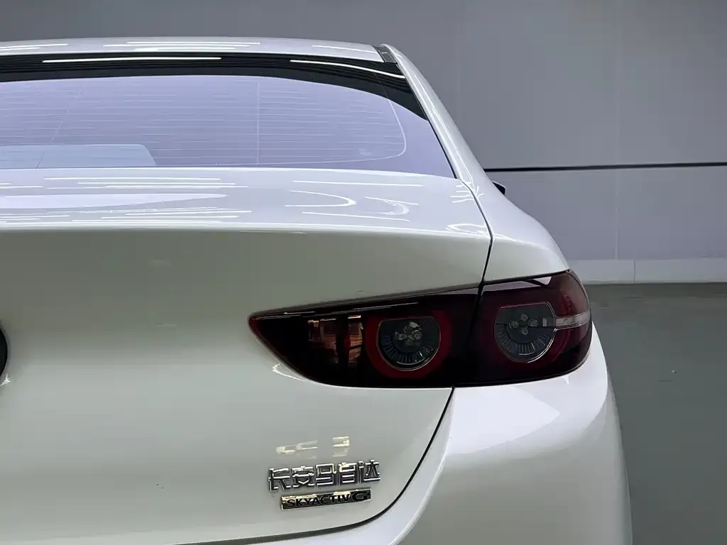 Mazda 3 Axela 2023 из CN, фото 4