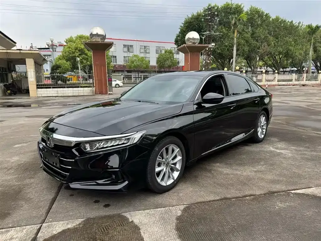 Honda Accord — фото 1