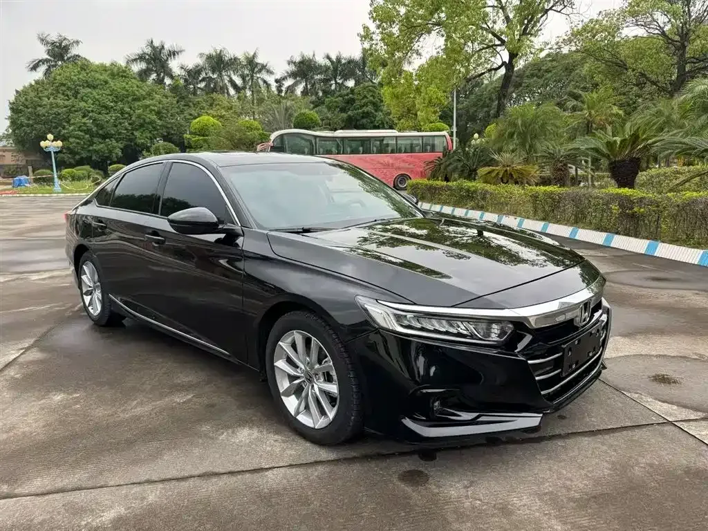 Honda Accord — фото 8