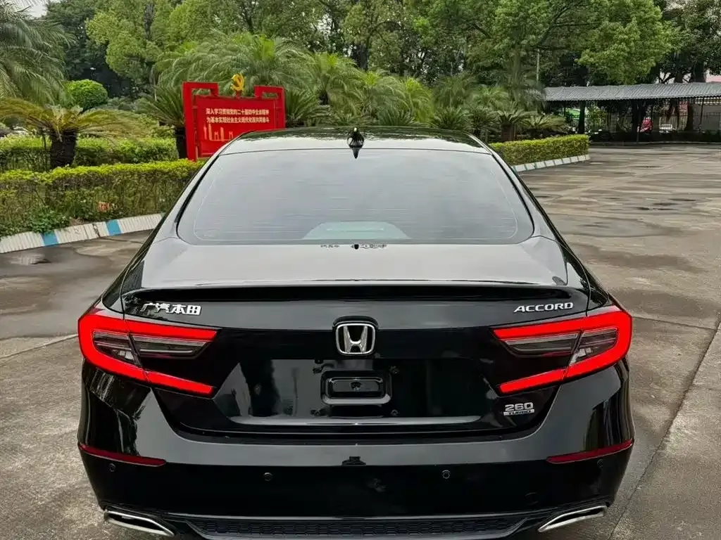 Honda Accord — фото 7